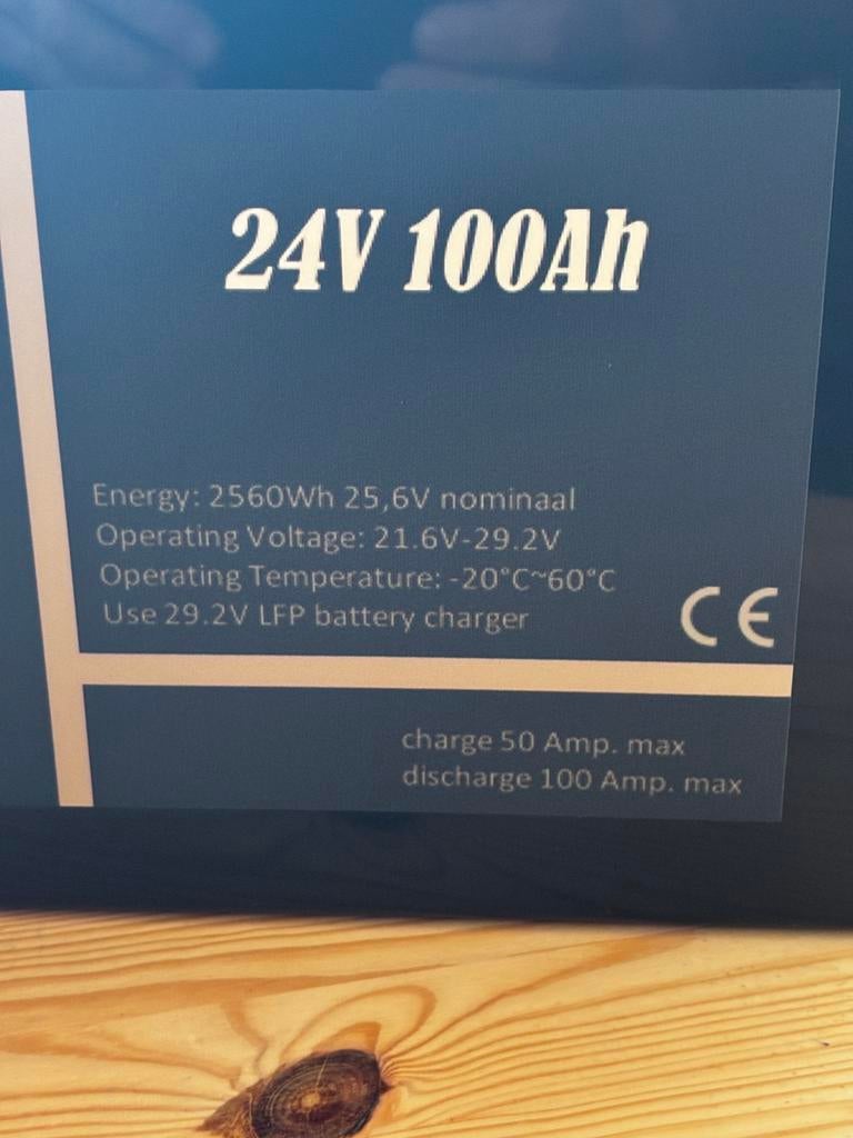 Foto 2 van Lithium Lifepo4 accu 24 Volt (25,6Volt ) 100Ah 2560Wh