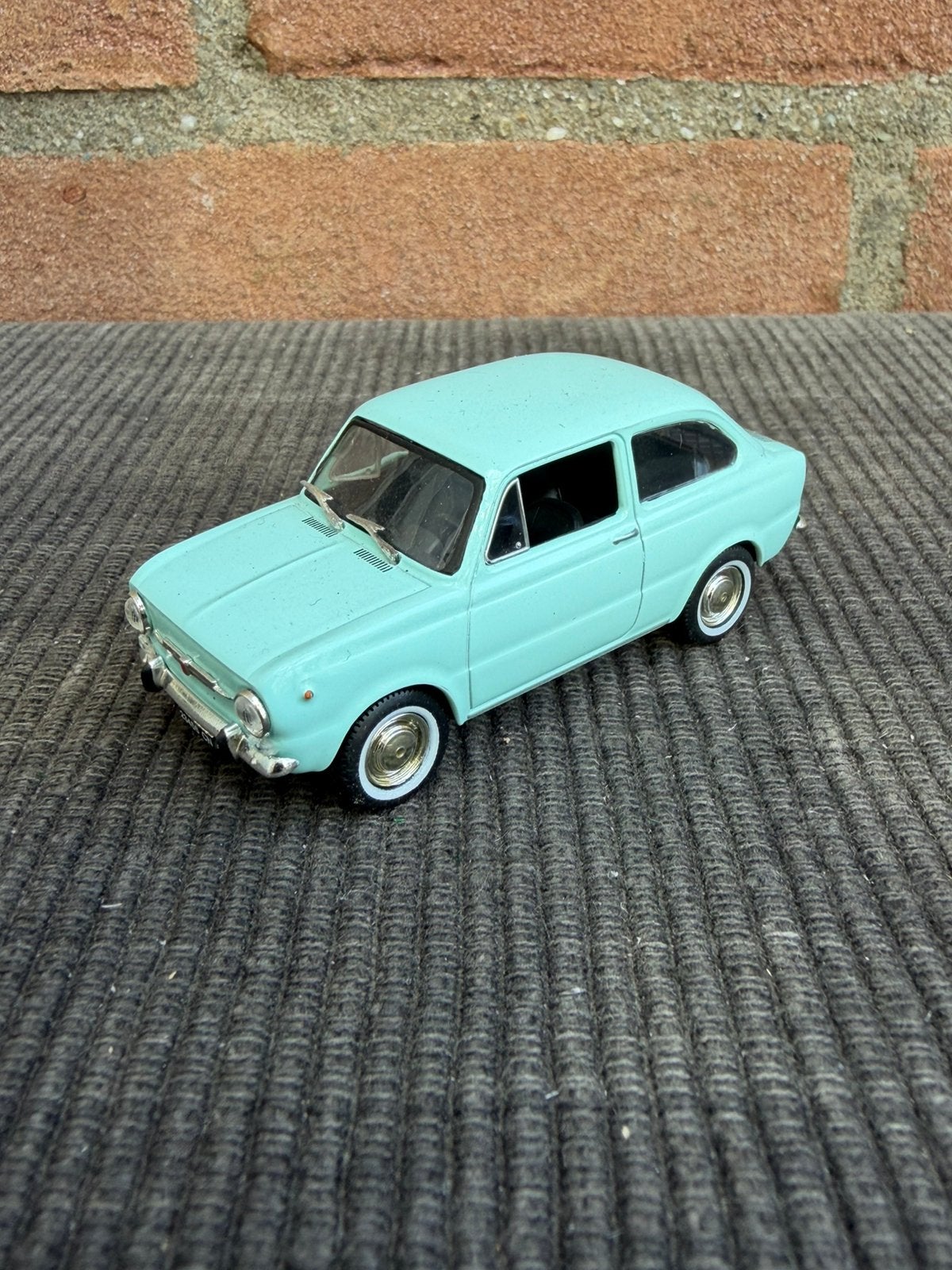 1:43 Norev Fiat 850, Ophalen of Verzenden, Zo goed als nieuw, Auto, Norev