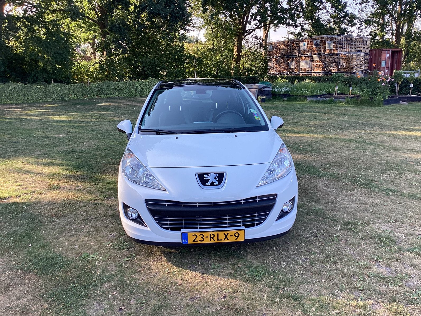 Peugeot 207 1.4 VTI 16V 3DRS 2011 Wit, Auto's, Voorwielaandrijving, Origineel Nederlands, Handgeschakeld, 17 km/l