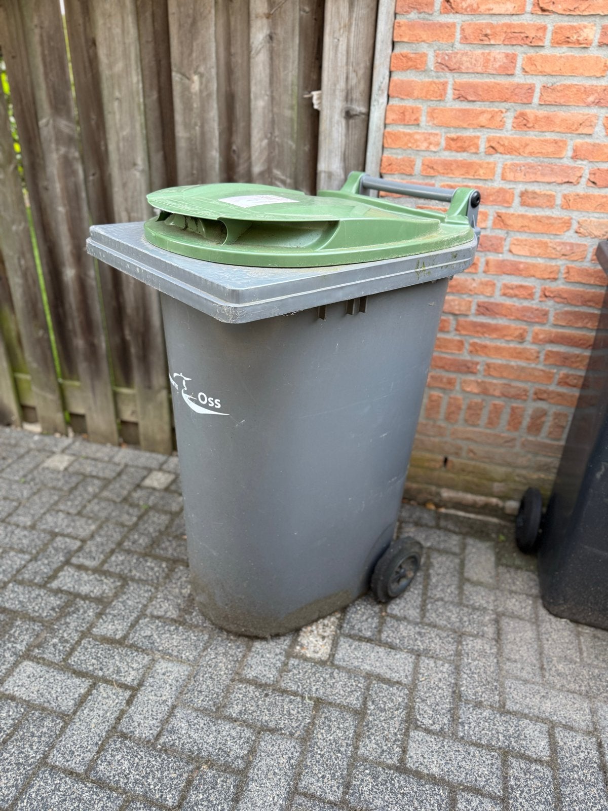 Kliko Container gemeente Oss, handig voor PDM, Ophalen, Gebruikt, Groen, Kunststof