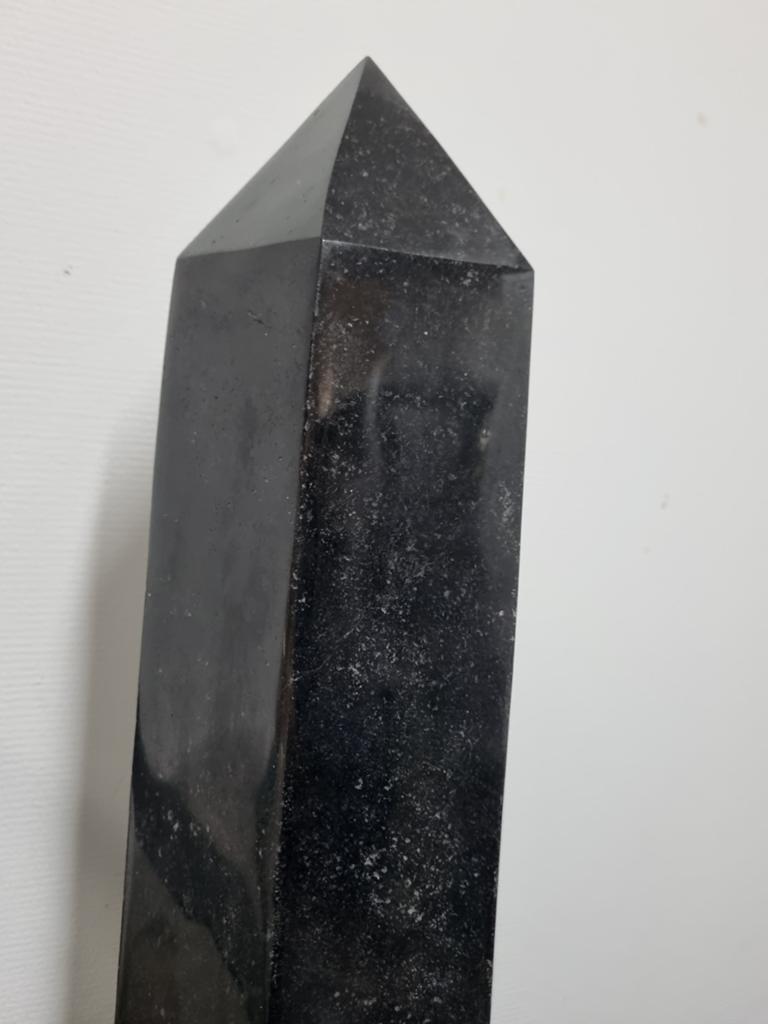 Erg grote punt van zwarte toermalijn. Wo tm zaterdag open, Ophalen of Verzenden, Mineraal
