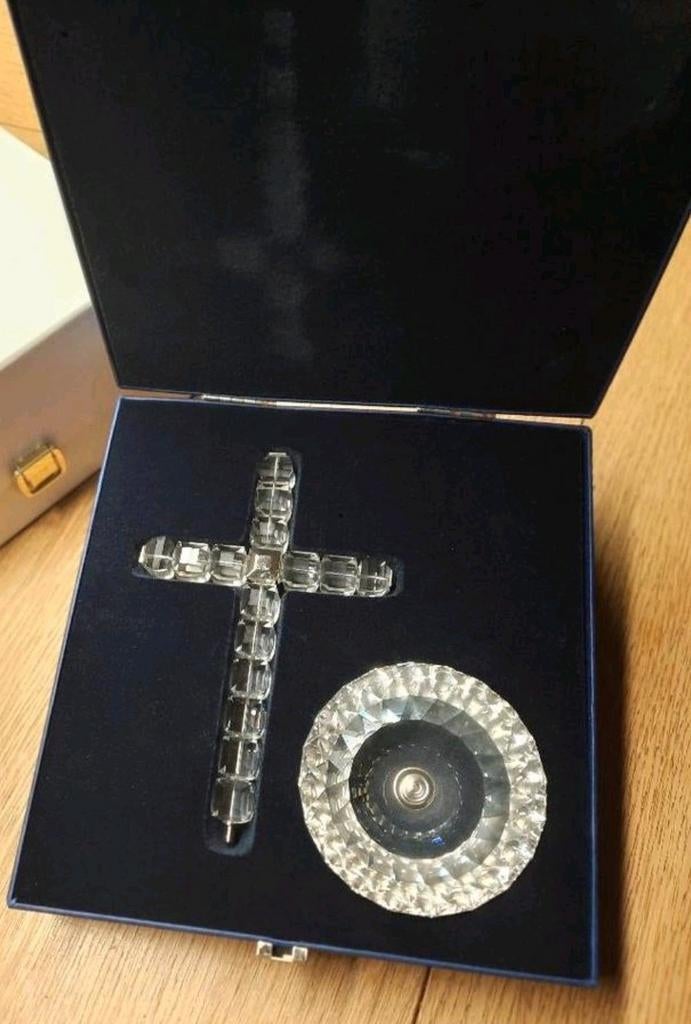 The cross of lights. Swarovski. In originele doos, Ophalen of Verzenden, Zo goed als nieuw, Figuurtje