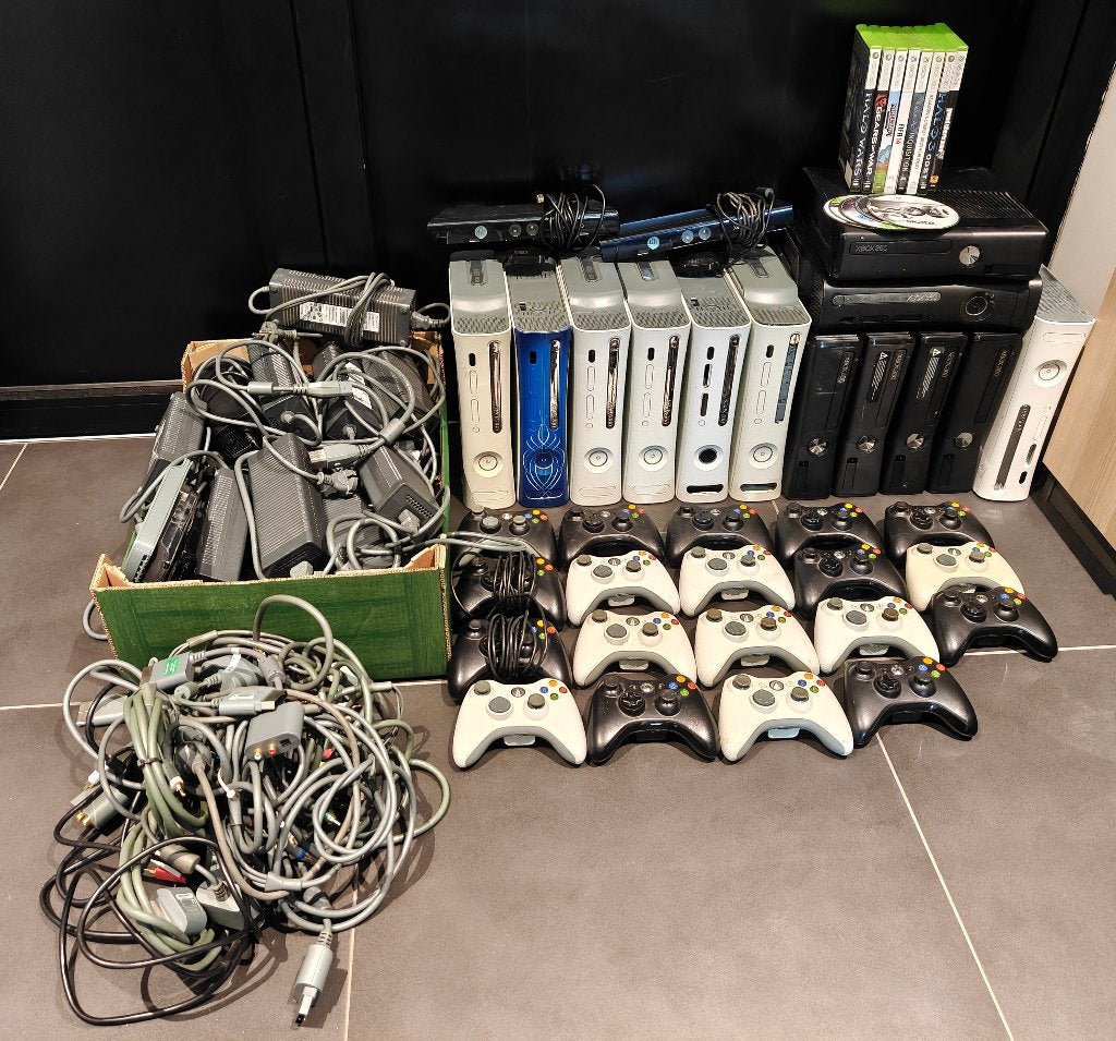 Partij Xbox 360 met veel toebehoren, Spelcomputers en Games, Ophalen, Gebruikt, Met games, 60 GB