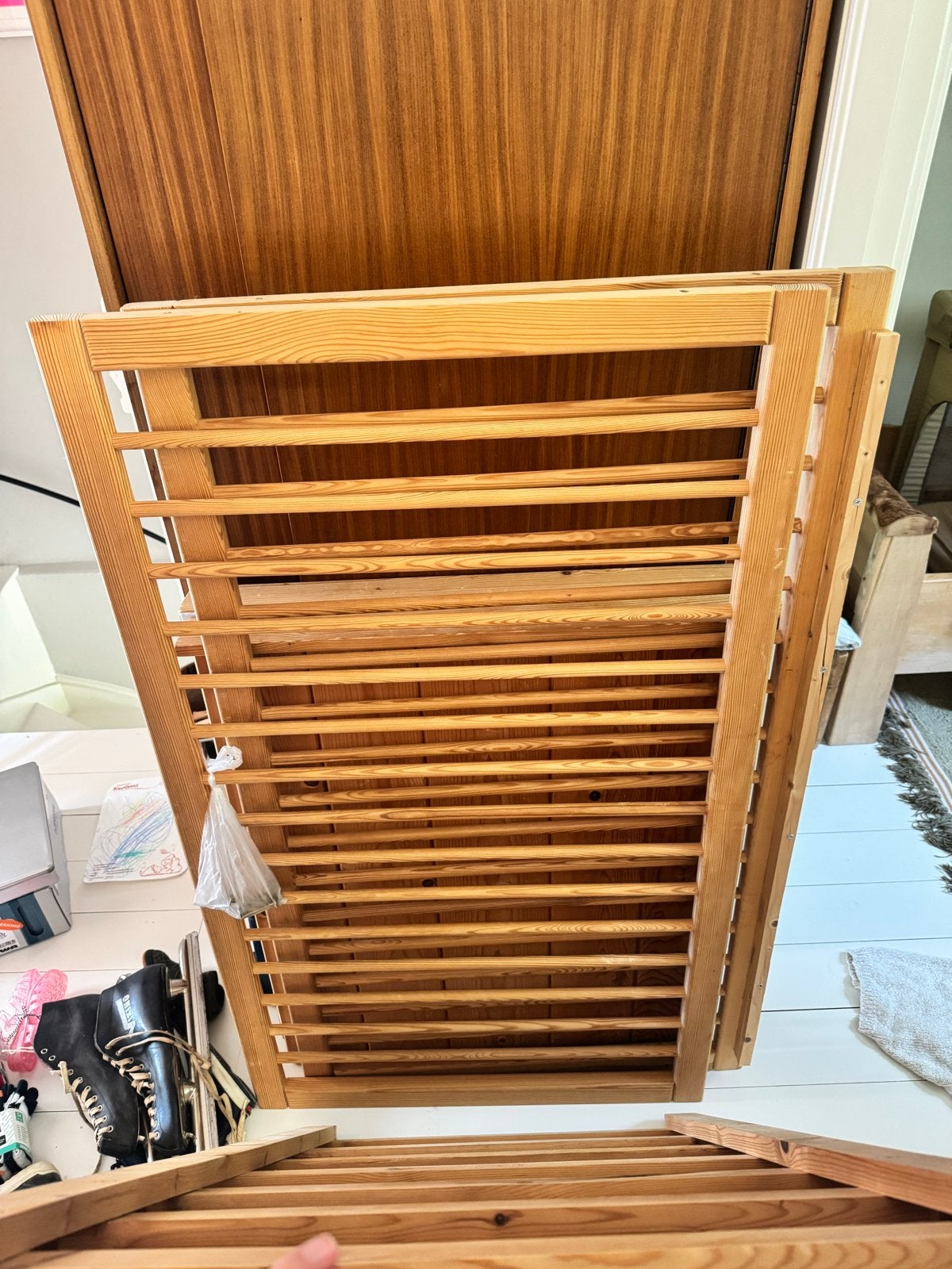 Houten peuterbed 60x120 cm met matras, Kinderen en Baby's, Ophalen, Gebruikt, Minder dan 140 cm, Matras