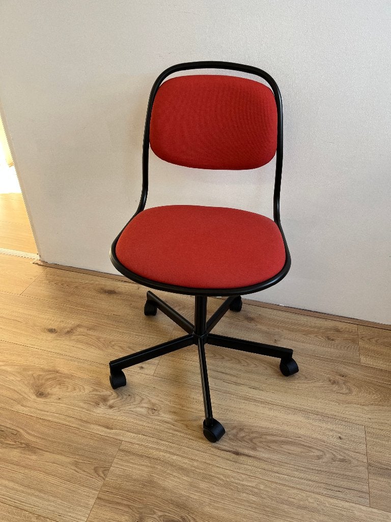 IKEA ÖRFJÄLL Bureaustoel zwart/Vissle rood (In goede staat), Ophalen, Zo goed als nieuw, Rood, Bureaustoel