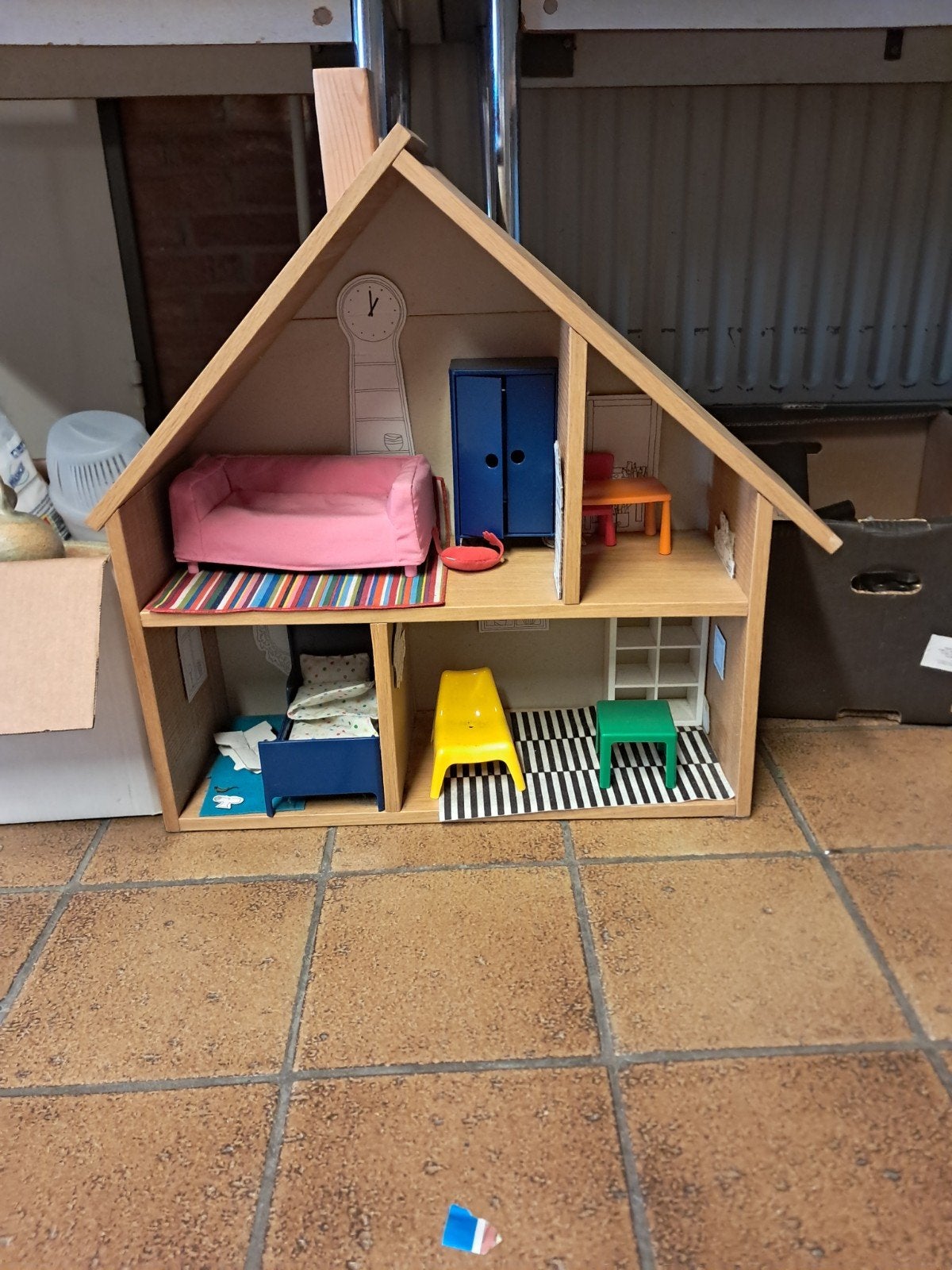 Leuk houten poppenhuis met meubeltjes, Verzamelen, Poppenhuizen en Toebehoren, Ophalen of Verzenden, Gebruikt, Poppenhuis