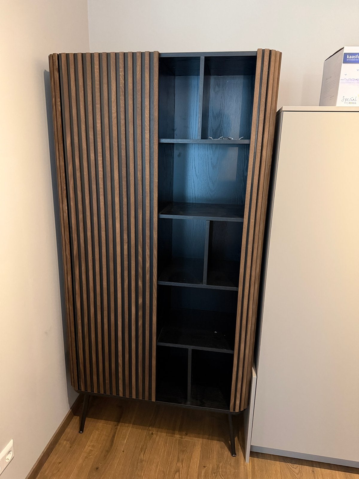DIRECT OPHALEN dressoir kast, Huis en Inrichting, Kasten | Roldeurkasten en Archiefkasten, Ophalen, Zo goed als nieuw, 25 tot 50 cm