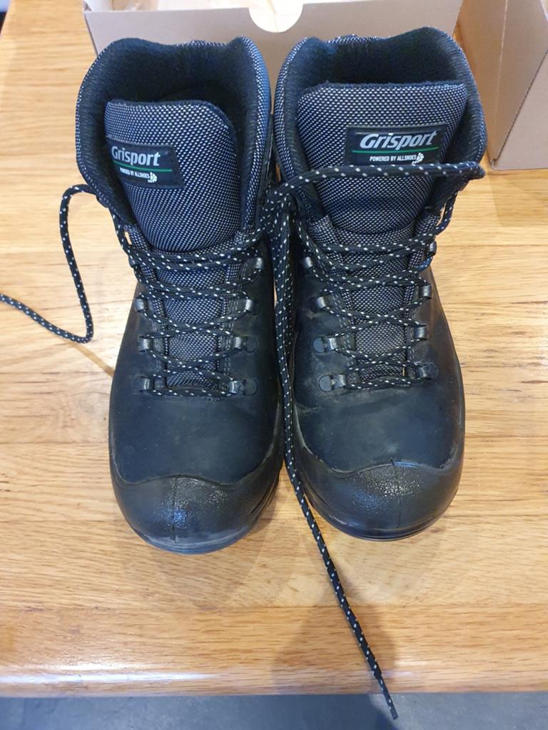 Grisport werkschoenen, Ophalen