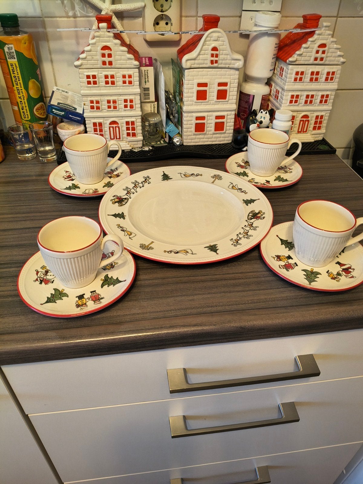 Wedgwood Windsor Christmas servies, Klassiek, Ophalen of Verzenden, Zo goed als nieuw, Bord(en)