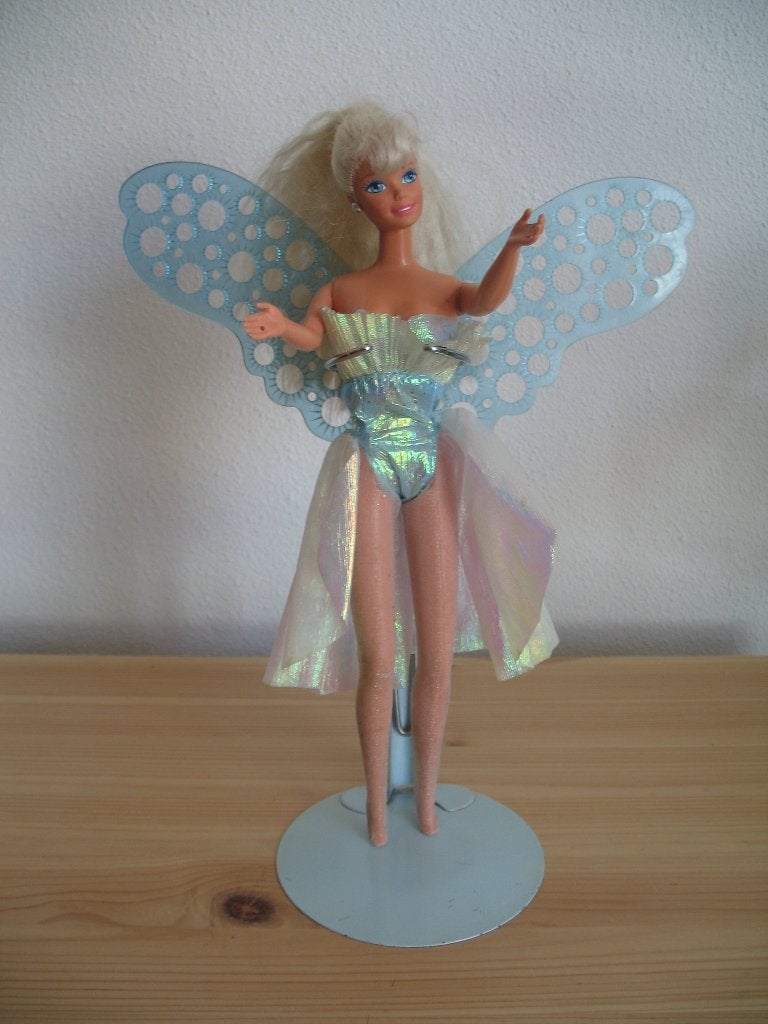 Barbie pop met vleugels en standaard, Verzamelen, Ophalen of Verzenden, Zo goed als nieuw, Pop