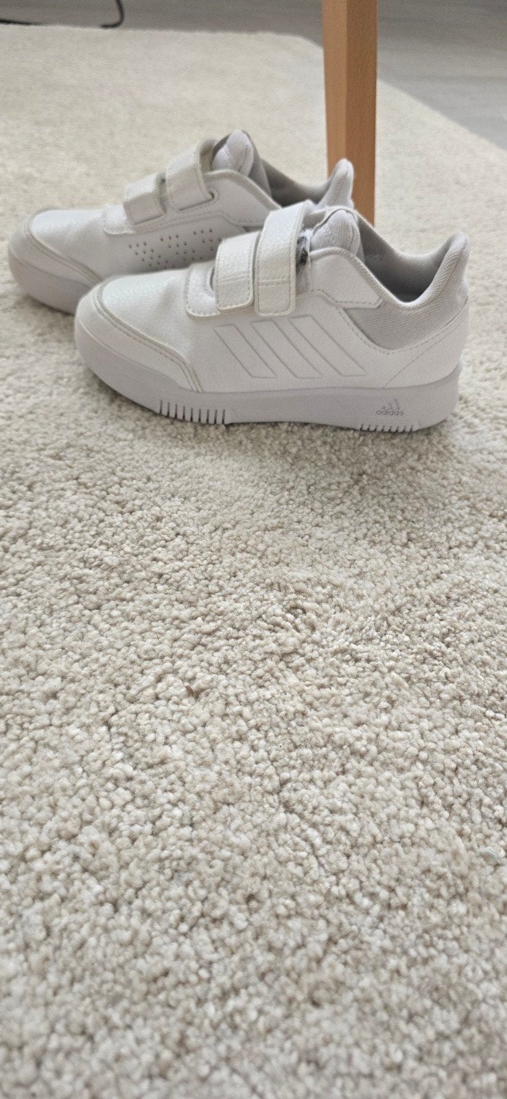 Adidas sneakers wit maat 30 voor jongens of meisjes, Adidas, Gebruikt, Jongen of Meisje, Schoenen