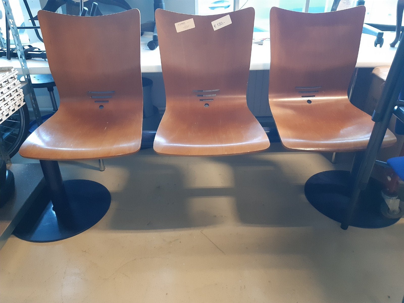 Wachtkamerbank 3 persoons, Huis en Inrichting, Banken | Bankstellen, Ophalen, Info@tommysmit.nl, Gebruikt, Minder dan 75 cm