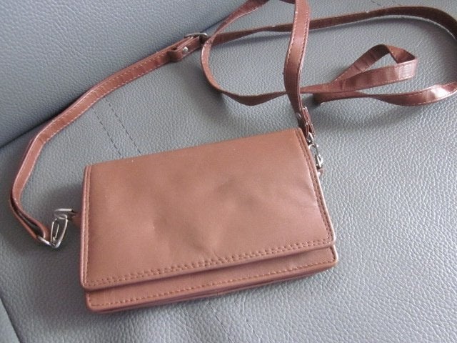 bruin portemonnee tasje 14-9cm, Sieraden, Tassen en Uiterlijk, Portemonnees, Ophalen, Zo goed als nieuw, Bruin, Leer