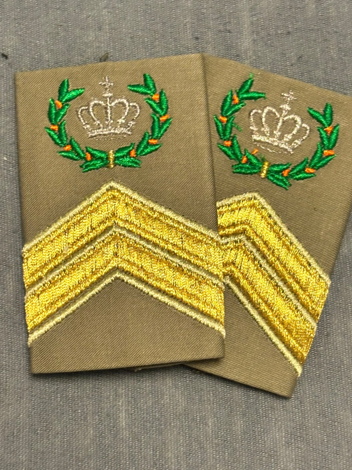 Setje rangen compagnie sergeant majoor, Verzenden, Landmacht, Nederland, Embleem of Badge