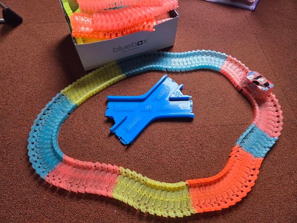Magic tracks racebaan op batterijen, Overige merken, Racebaan, Zelf te bouwen, Ophalen of Verzenden