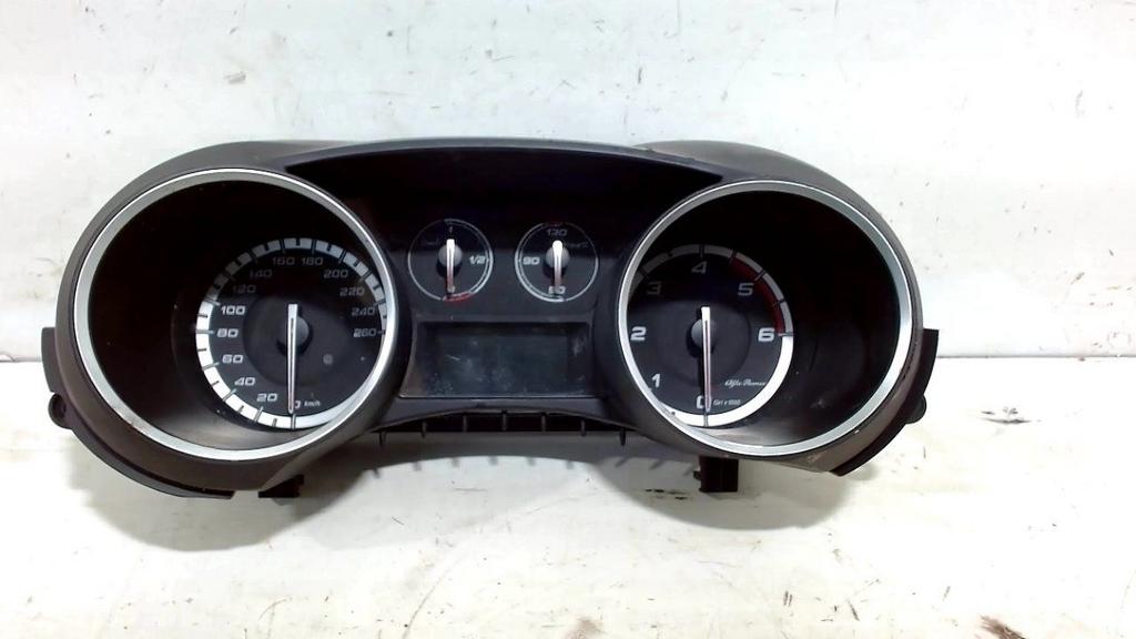 Cockpit Alfa Romeo Giulietta, Onderdelen@venauto.nl, Van der Ven Autorecycling B.V., Gebruikt, Ettenseweg 76, 4706 PB Roosendaal, The Netherlands