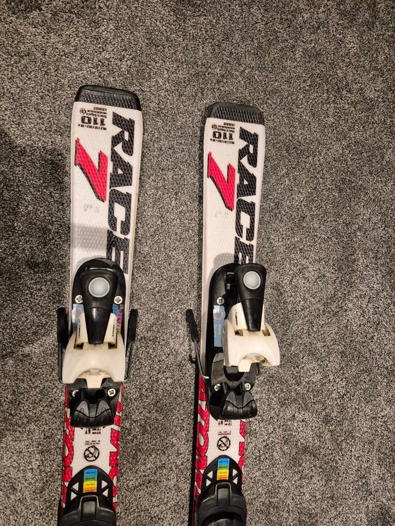Kinderski's 110 cm en stokken 90 cm, Overige merken, Gebruikt, 100 tot 140 cm, Ophalen of Verzenden