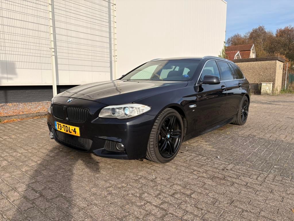 BMW 5-Serie 520D M- Pakket Touring 135KW Aut8 2012 Zwart, Auto's, BMW, Euro 5, Achterwielaandrijving, 1995 cc, 4 cilinders