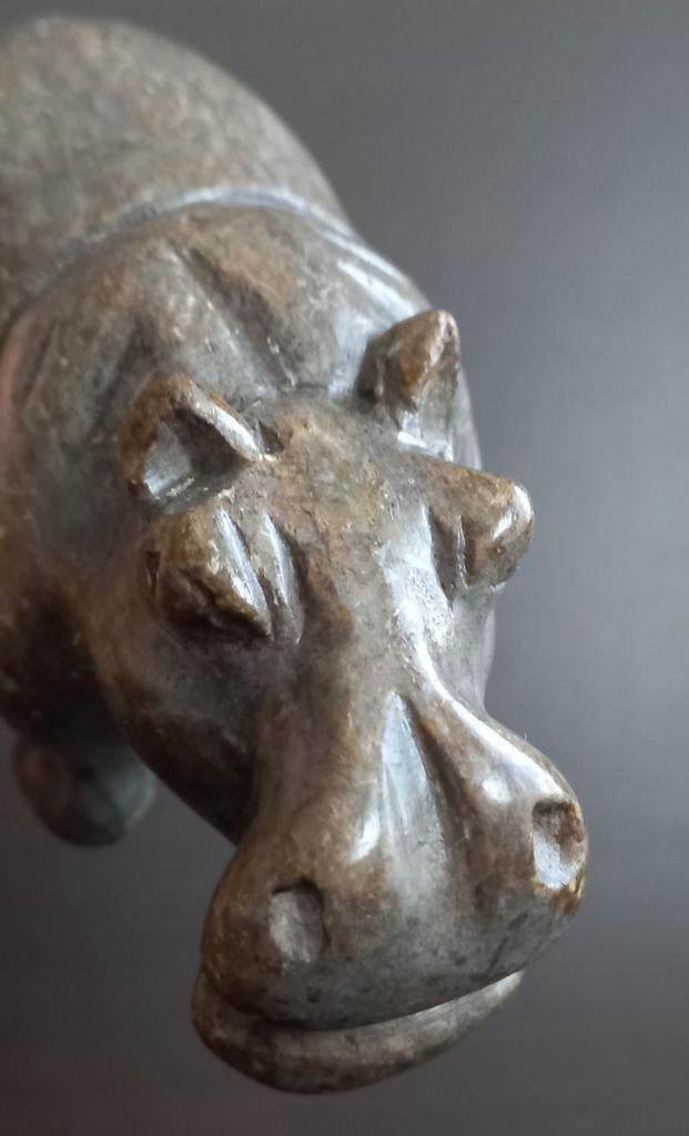 Beeld gesneden Nijlpaard - CARVED STONE FIGURE OF A HIPPO, Antiek en Kunst, Ophalen of Verzenden