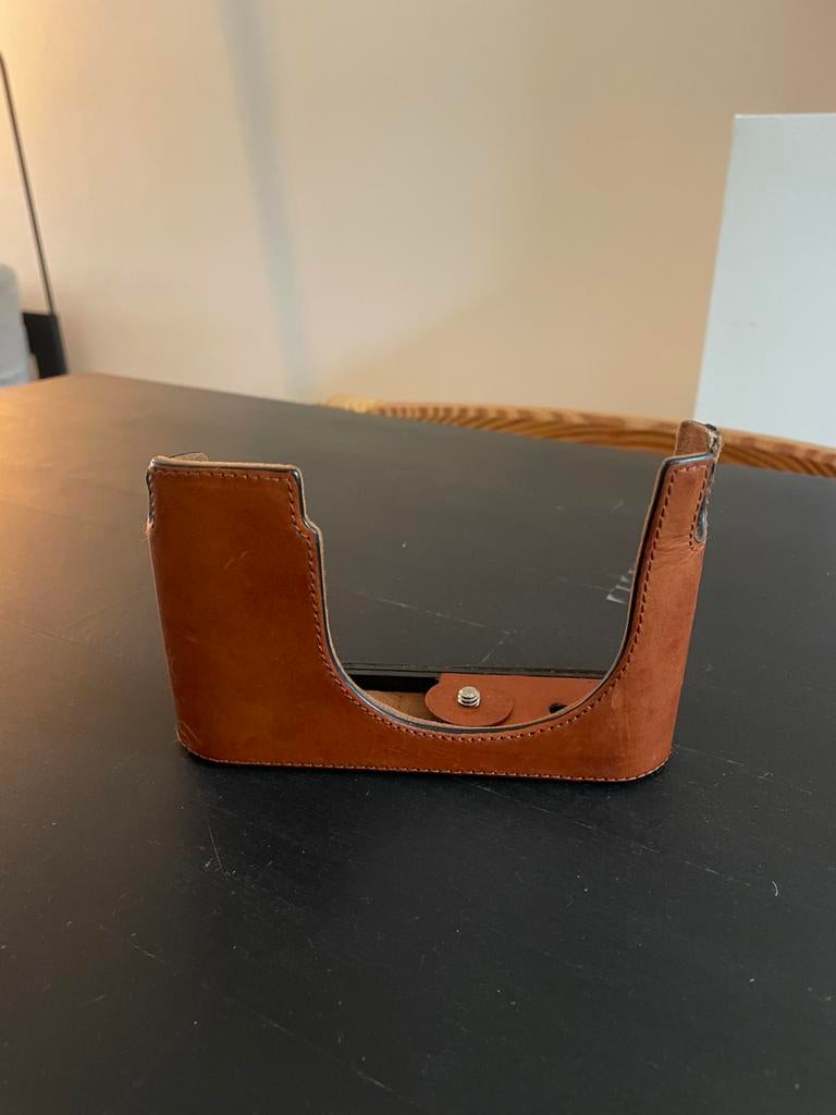 Leica Q3 Cognac Leren Halfcase / Cover, Ophalen of Verzenden, Zo goed als nieuw, Overige typen, Overige merken