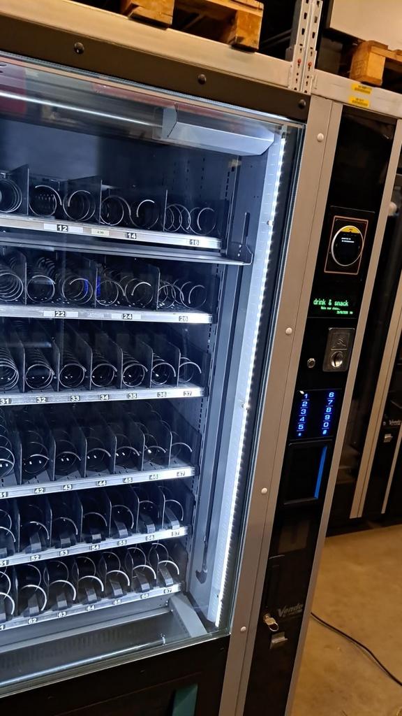 Frisdrank automaten  met lift, Ophalen