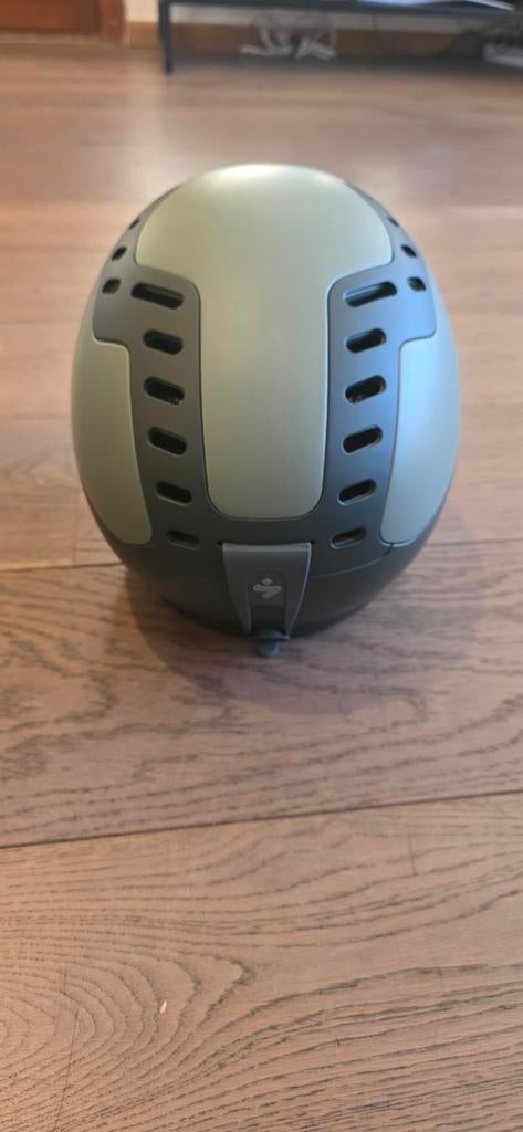 Ski/Snowboard helm - Zo goed als nieuw!  Nieuwprijs 220 euro, Overige merken, Overige typen, Ophalen of Verzenden, Zo goed als nieuw