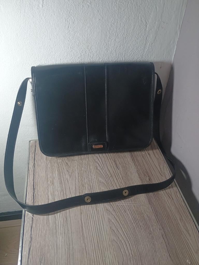 Elegante Zwarte Schoudertas ZUMPOLLE, Sieraden, Tassen en Uiterlijk, Tassen | Damestassen, Ophalen of Verzenden, Zo goed als nieuw
