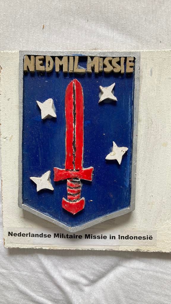 KNIL/KL Nederlandse Militaire Missie in Indonesië, Ophalen of Verzenden, Landmacht, Nederland, Embleem of Badge