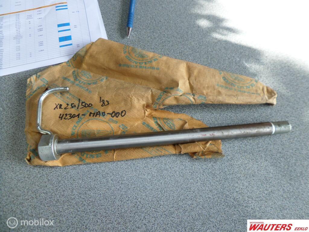 Achterwielas Honda xr250/500 83-, Ophalen of Verzenden, Gebruikt