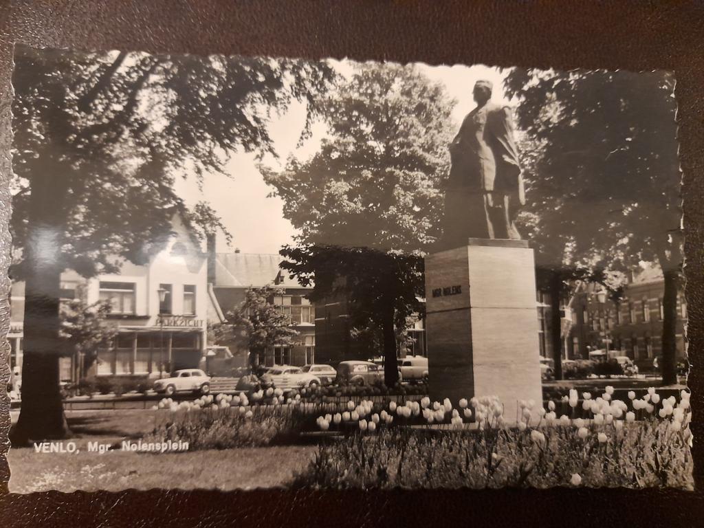 Venlo - mgr. Nolensplein met restaurant Parkzicht, Verzamelen, Ansichtkaarten | Nederland, Ophalen of Verzenden, 1940 tot 1960