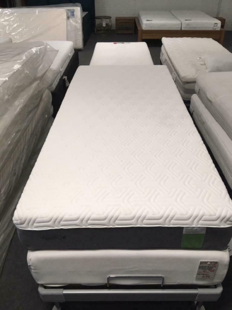 Showroommatrassen Eastborn, Curem, Tempur, Velda, Auping,, Huis en Inrichting, Slaapkamer | Matrassen en Bedbodems, Ophalen, 90 cm