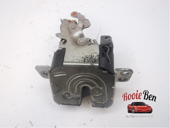 Slotmechaniek Achterklep van een Mitsubishi Colt, Gebruikt, -, -, Ophalen of Verzenden