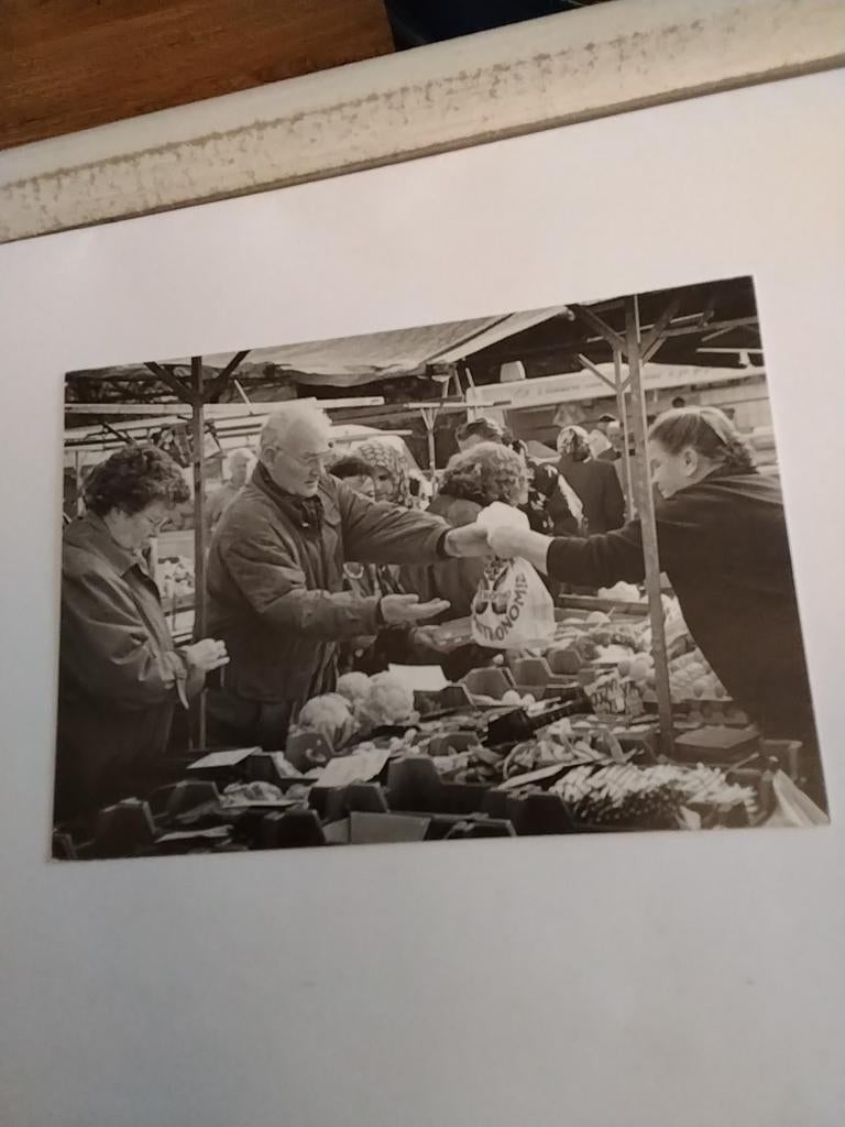 DE MARKT IN HET  GEWONE LEVEN. TREFPUNT VOOR MENSEN, Verzamelen, Ophalen of Verzenden, Overige thema's
