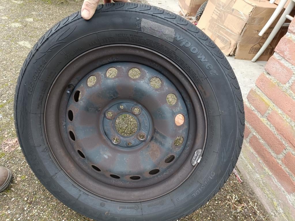 4xWinterbanden met velg 185/60 14 van fiat 500 uit 2020., Ophalen, 14 inch, 185 mm, Winterbanden