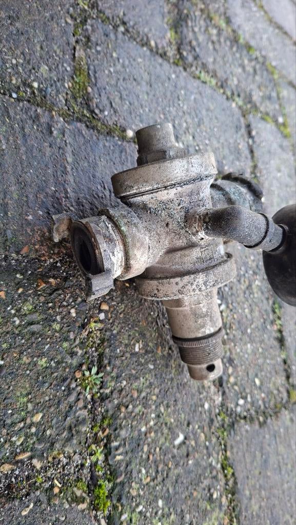 Water druk regelaars, Ophalen