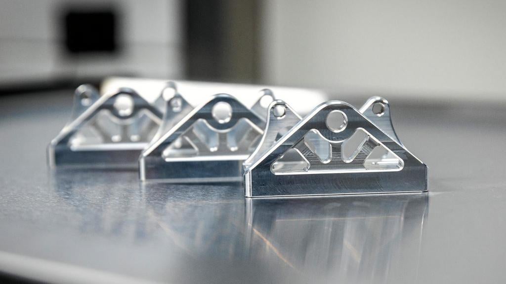 CNC frees- & draaiwerk op maat | Alu, staal, RVS & kunststof, Diensten en Vakmensen, Lassers en Metaalbewerking, Draaien en Frezen