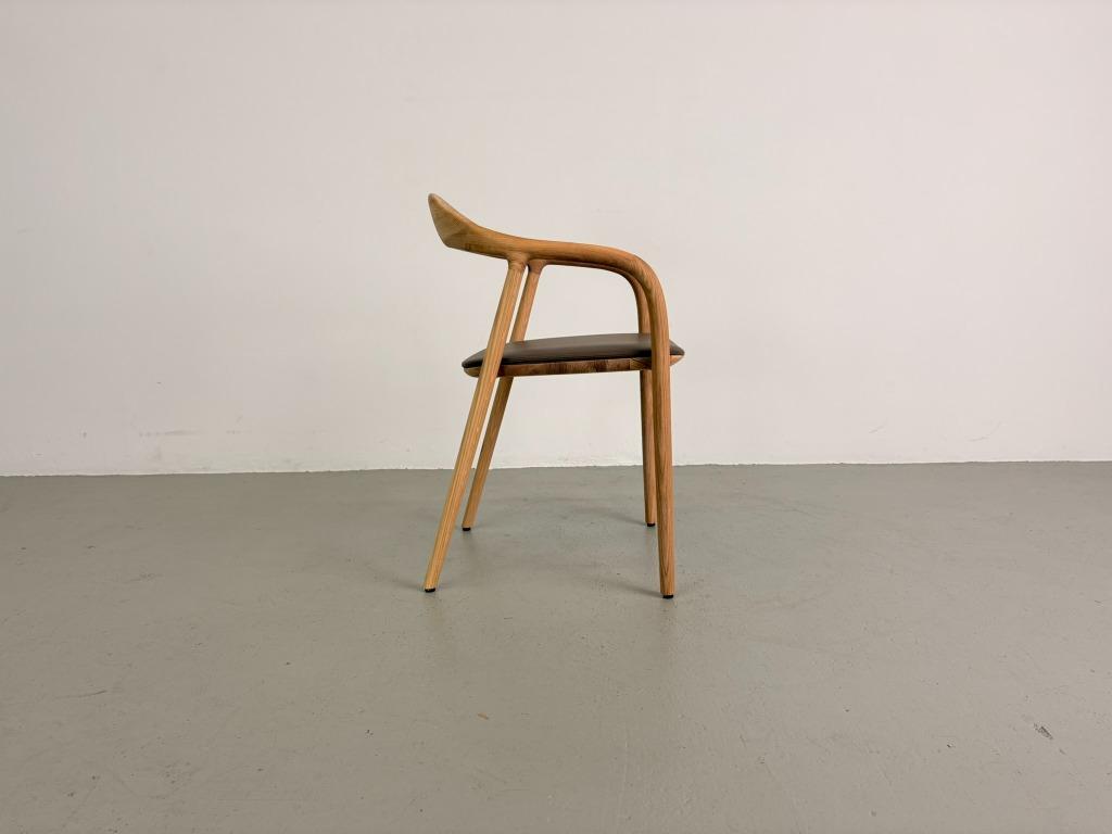 Artisan Neva eetkamerstoel, Eiken wit pigment, Zenith leer, Huis en Inrichting, Stoelen, Ophalen, Wit, Nieuw, Eén
