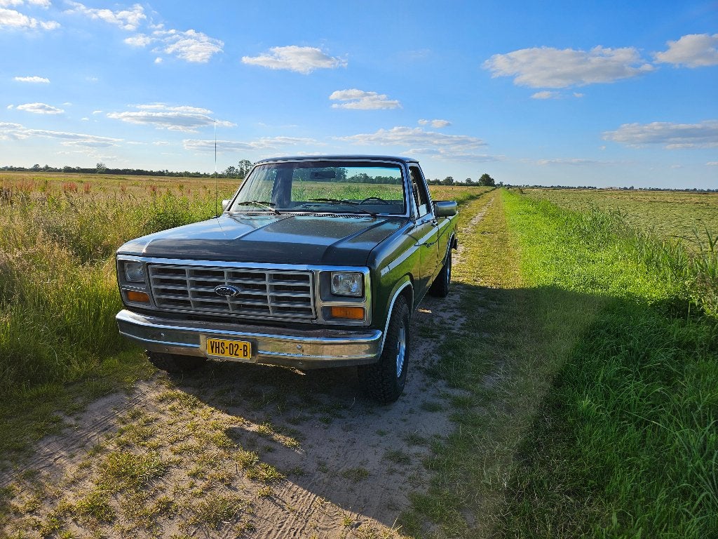 Ford F150 V8 5.0 L 1986 Belastingvrij, Nieuwe APK!, Auto's, Achterwielaandrijving, 8 cilinders, Leder en Stof, 4948 cc