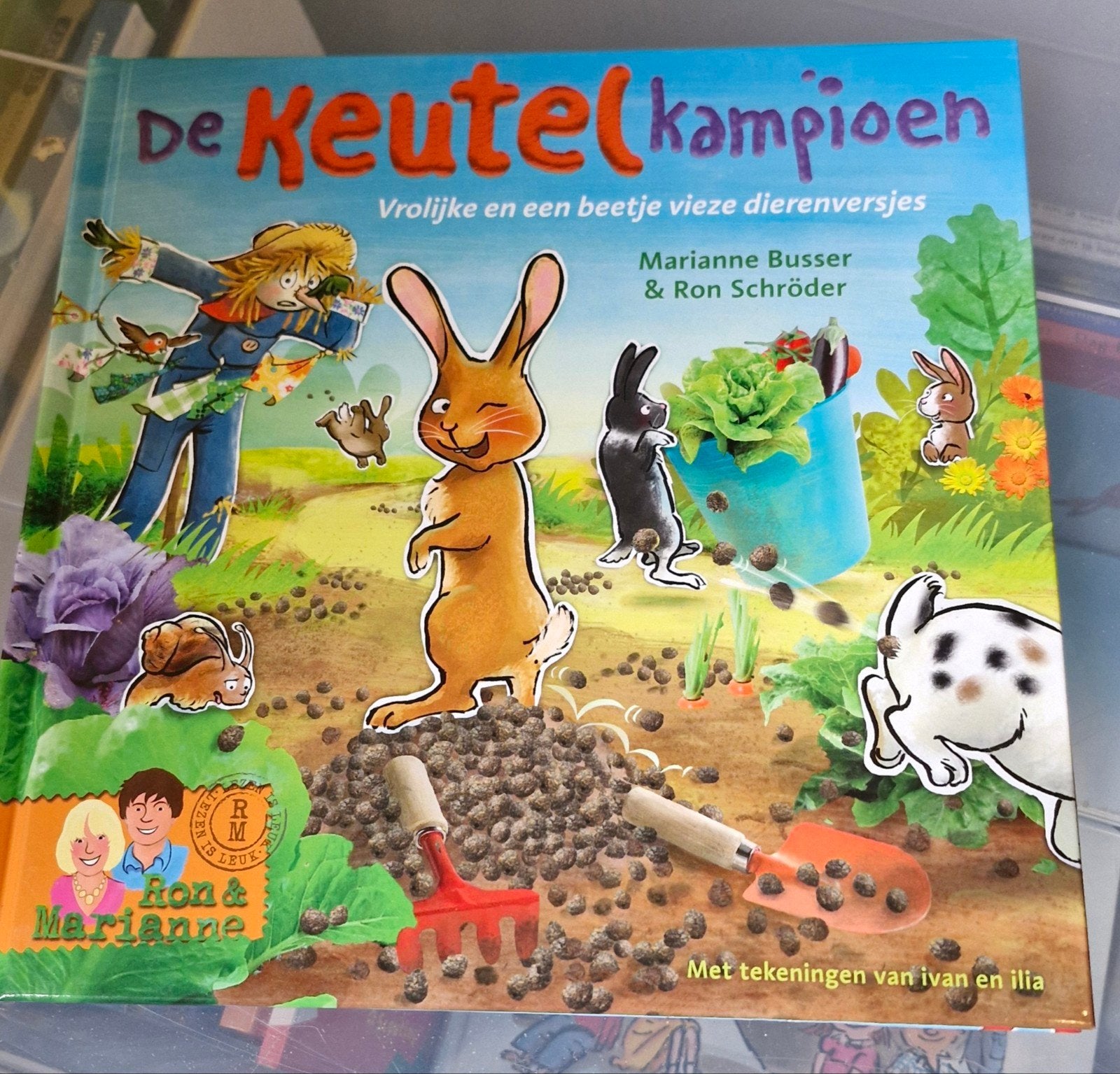De Keutelkampioen: Vrolijke dierenversjes, Boeken, Ophalen of Verzenden, Zo goed als nieuw, Marianne Busser & Ron Schröder, 3 tot 4 jaar