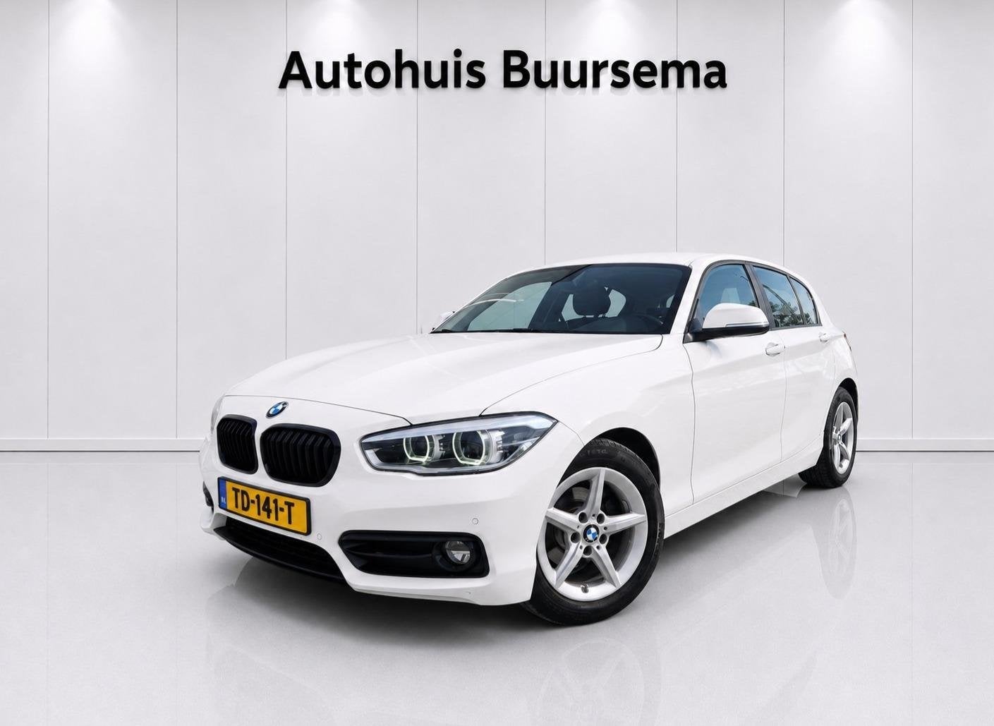 BMW 1 Serie 118i Sport-Line*NAP*Automaat*LED*PDC*NaviPro*Spo, Gebruikt, Automatische klimaatregeling, Wit, Origineel Nederlands