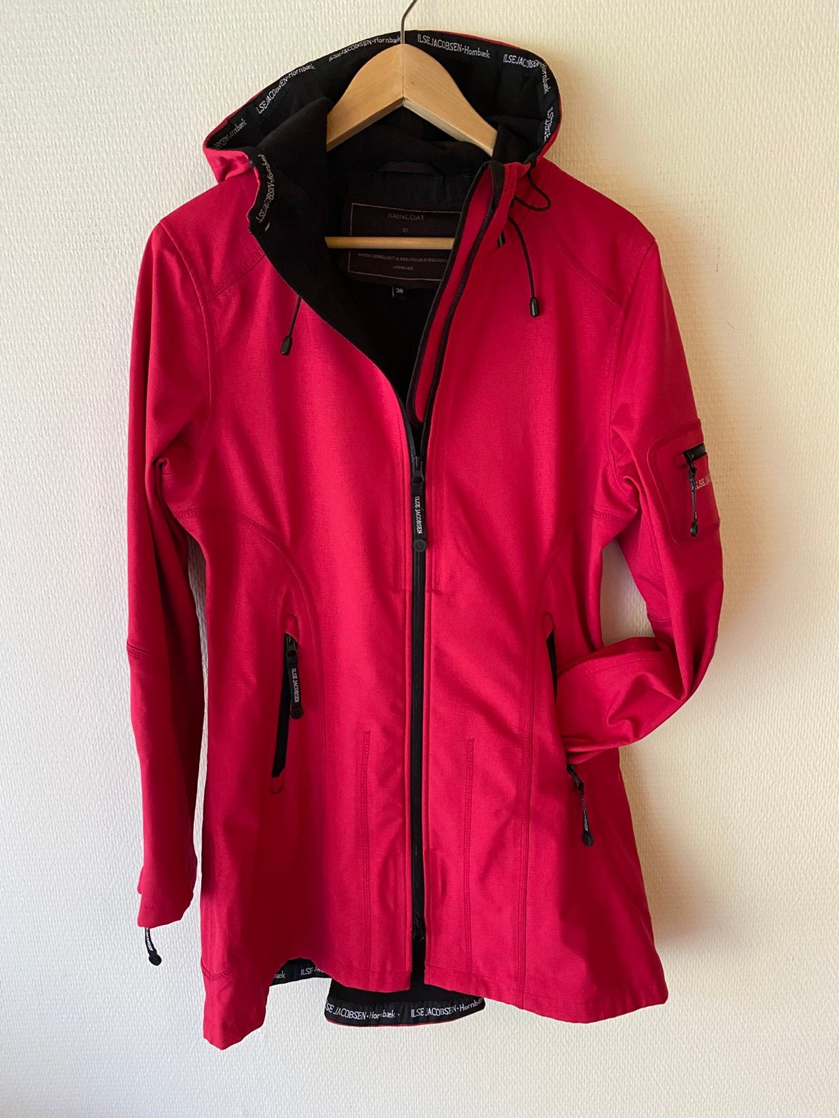 Softshell regenjas Ilse Jacobsen. Maat 38. Roze, rood., Kleding | Dames, Ophalen of Verzenden, Zo goed als nieuw, Maat 38/40 (M)