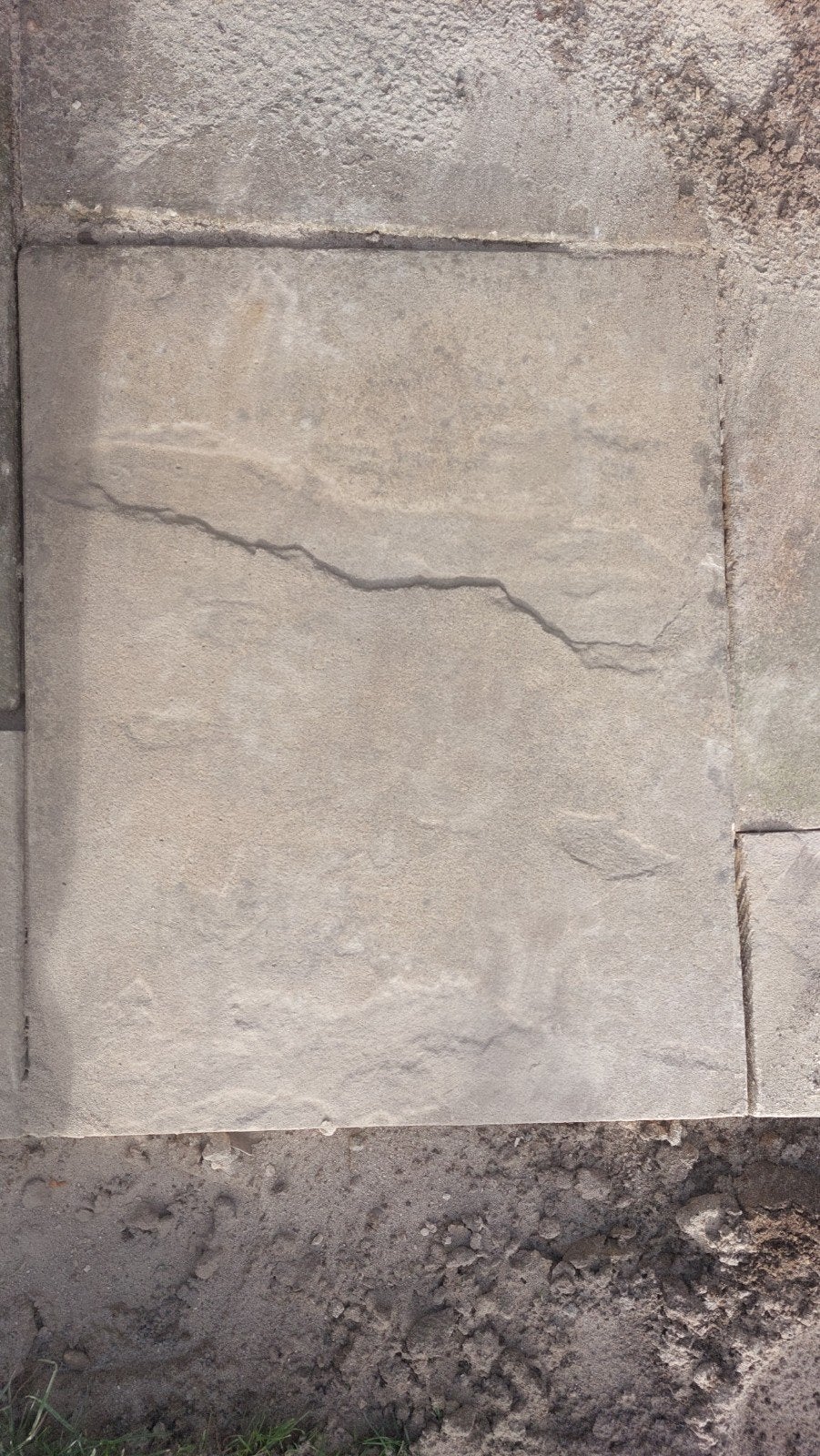 GRATIS AF TE HALEN.  14m2 sier betontegels., Tuin en Terras, Ophalen, Gebruikt, 10 m² of meer, Beton