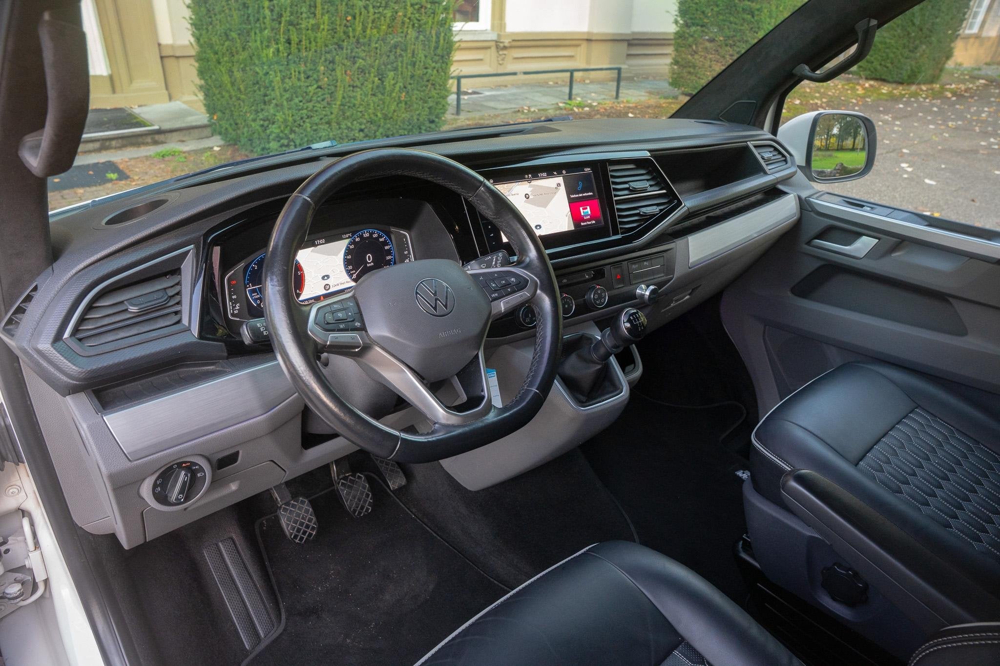 Volkswagen Transporter 2.0 TDI L1H1 28 LEDER | ALCANTARA HEM, Auto's, Voorwielaandrijving, Gebruikt, 4 cilinders, Volkswagen
