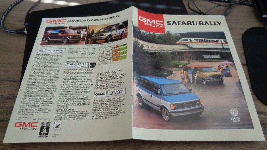USA Folder GMC TRUCK   SAFARI / RALLY    1988, Verzenden, Nieuw, Overige merken