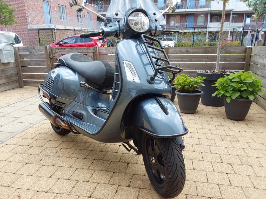 Vespa GTS 300 2018 km 7000, Scooter, Particulier