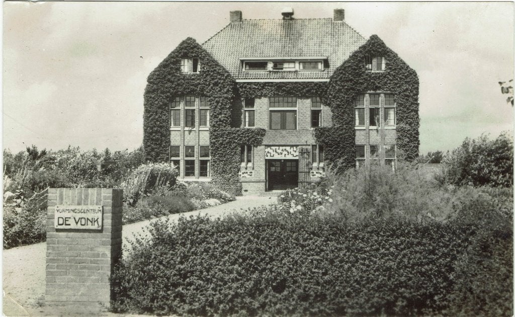 Noordwijkerhout – Vormingscentrum ‘De Vonk’., Verzamelen, Ansichtkaarten | Nederland, Ophalen of Verzenden, 1940 tot 1960, Gelopen