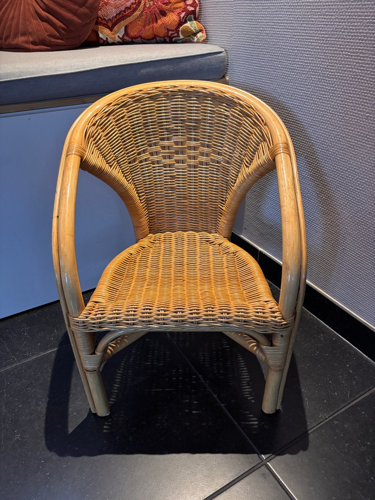 Rotan kinderstoel, Ophalen