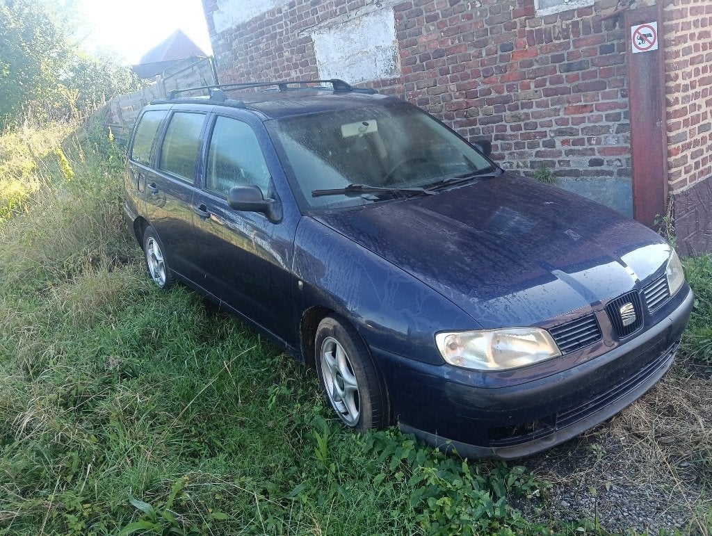 Seat cordoba vario 2002 1.4 benzine handgeschakeld, Auto's, Voorwielaandrijving, Stof, 4 cilinders, Blauw