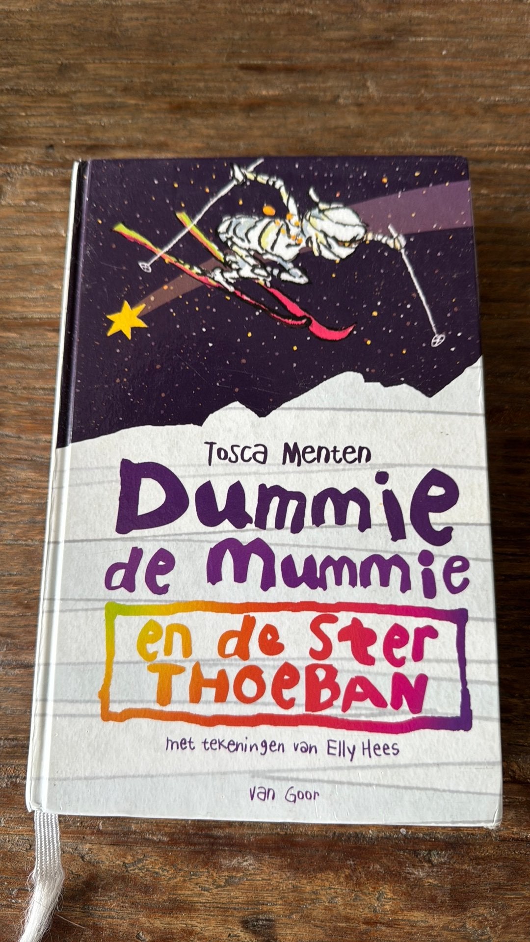 Tosca Menten - Dummie de mummie en de ster Thoeban, Boeken, Fictie algemeen, Ophalen of Verzenden, Zo goed als nieuw, Tosca Menten