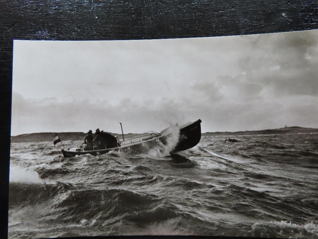 ansichtkaart reddingboot "Rosilee" KNRM, Verzamelen, Scheepvaart, Ophalen of Verzenden, Motorboot, Kaart, Foto of Prent